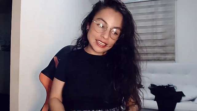rose_25_ naked stripping on cam for live sex video chat