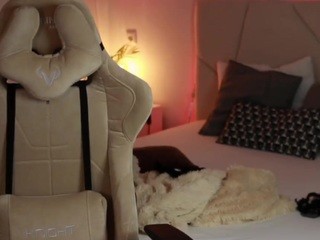 RoxanneBells nude on cam – live sex chat