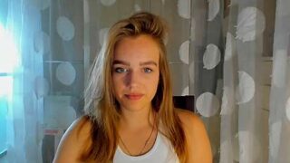Sabrinabriz naked stripping on cam for live sex video chat