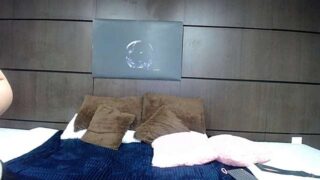sara_ayr naked stripping on cam for live sex video chat