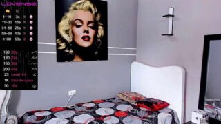 sarasander1 naked stripping on cam for live sex video chat