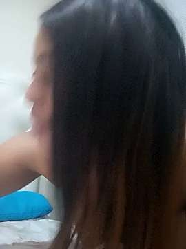 SashaFears10 naked stripping on cam for live sex video chat