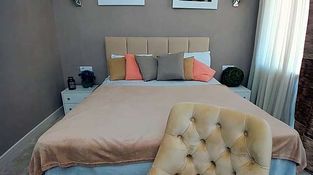 SashaKlim naked stripping on cam for live sex video chat