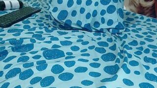 scarlett_23 naked stripping on cam for live sex video chat