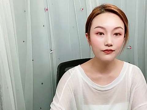 Selfi_shness naked stripping on cam for live sex video chat