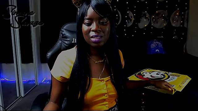 SimoneSavage naked stripping on cam for live sex video chat