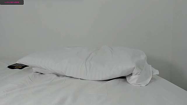 sky_evanss naked stripping on cam for live sex video chat