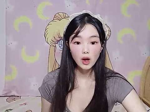 Smile__Kiss naked stripping on cam for live sex video chat
