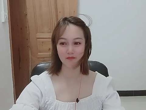SophieUnai naked stripping on cam for live sex video chat