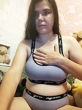 SummerCarly naked stripping on cam for live sex video chat