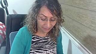 SWEET_YESI naked stripping on cam for live sex video chat