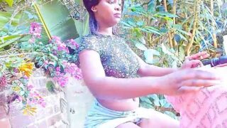 SweetLatoya naked stripping on cam for live sex video chat