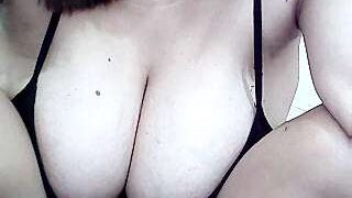 sweetvanna naked stripping on cam for live sex video chat