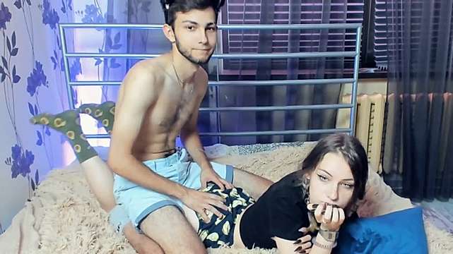 TaylorEva naked stripping on cam for live sex video chat