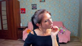 Tenderrlioness naked stripping on cam for live sex video chat