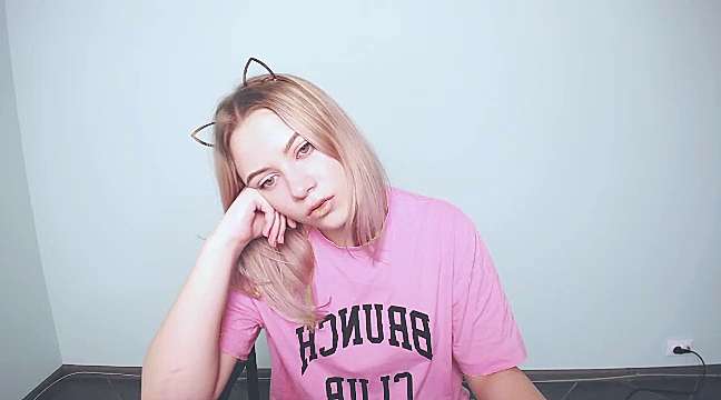 TorryBreis_ naked stripping on cam for live sex video chat