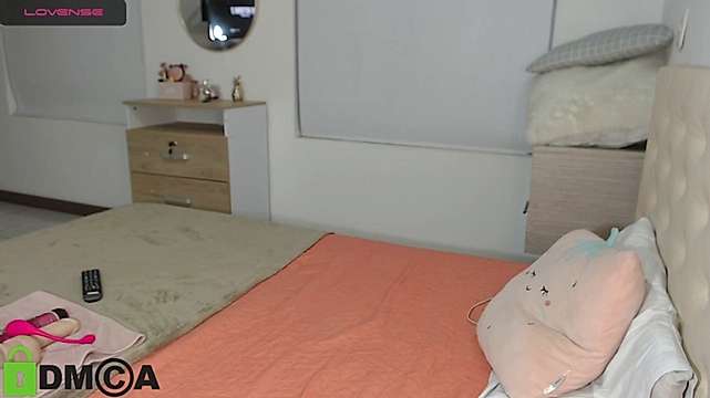 Valeria_x_x naked stripping on cam for live sex video chat