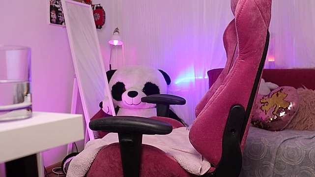 Vanesa naked stripping on cam for live sex video chat