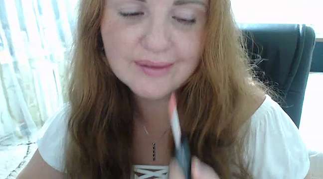 VanilaSonya naked stripping on cam for live sex video chat