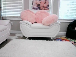 Violet Myers nude on cam – live sex chat