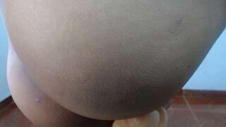 vogue_dirty naked stripping on cam for live sex video chat