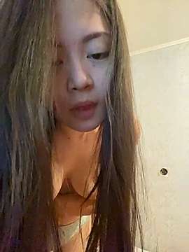 Wounded_angel naked stripping on cam for live sex video chat