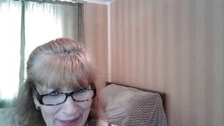 YaniSuns naked stripping on cam for live sex video chat