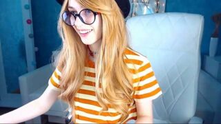 Your_girlfriend naked stripping on cam for live sex video chat