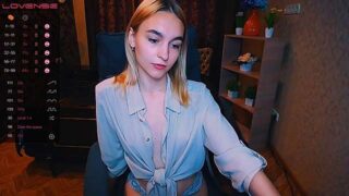Yummy_Y_ naked stripping on cam for live sex video chat
