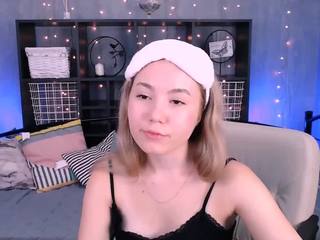 AbigailPierce nude on cam – live sex chat