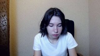 AilleenBryant naked stripping on cam for live sex video chat