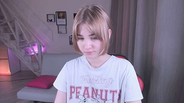 AlexisMaysX naked stripping on cam for live sex video chat