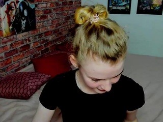 AlicefromLA nude on cam – live sex chat
