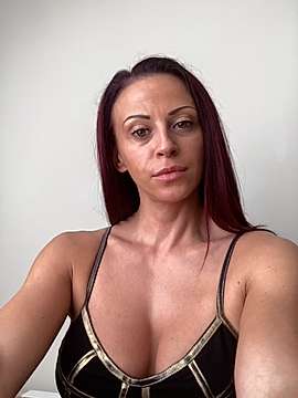 Alinaa_Star naked stripping on cam for live sex video chat