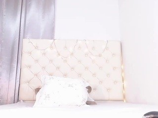 Ariana1_ nude on cam – live sex chat