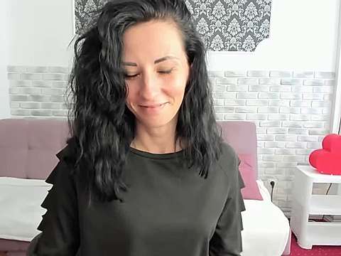Attension-Please naked stripping on cam for live sex video chat