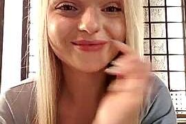 Bazuka_W naked stripping on cam for live sex video chat