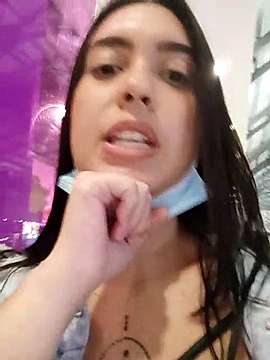 BeautifulSkinny naked stripping on cam for live sex video chat
