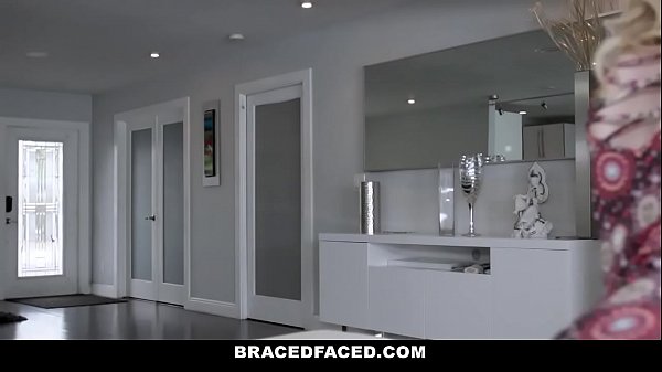 Bracefaced – Hot Teen (Lexi Lore) With Braces Fucked During First Date