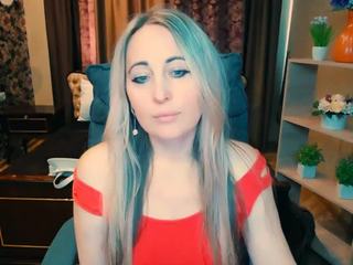 Cutie-Angela nude on cam – live sex chat