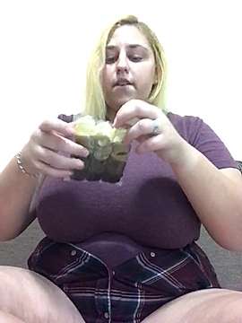 damillaa naked stripping on cam for live sex video chat