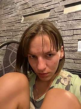 Evelyn_Smile naked stripping on cam for live sex video chat