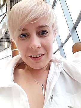 FrenkyFrase naked stripping on cam for live sex video chat