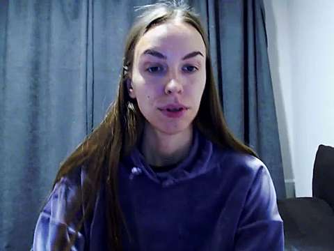 GloriaStar22 naked stripping on cam for live sex video chat