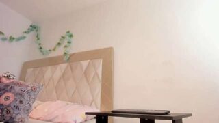IssaKinky_1 naked stripping on cam for live sex video chat