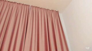 kiki_yum naked stripping on cam for live sex video chat