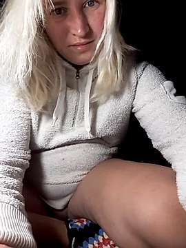 Ksenia08 naked stripping on cam for live sex video chat