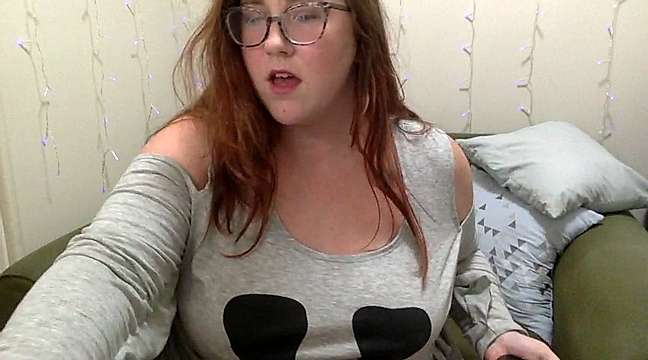 kurvy_kitten_xo naked stripping on cam for live sex video chat