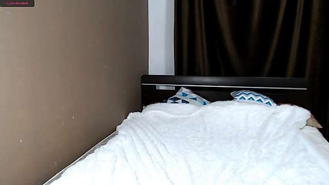 lanayaomi naked stripping on cam for live sex video chat