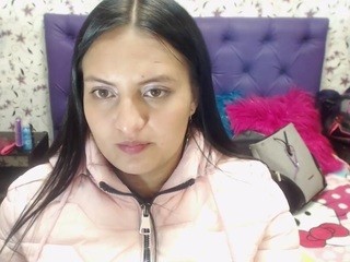 Lia-Martin nude on cam – live sex chat